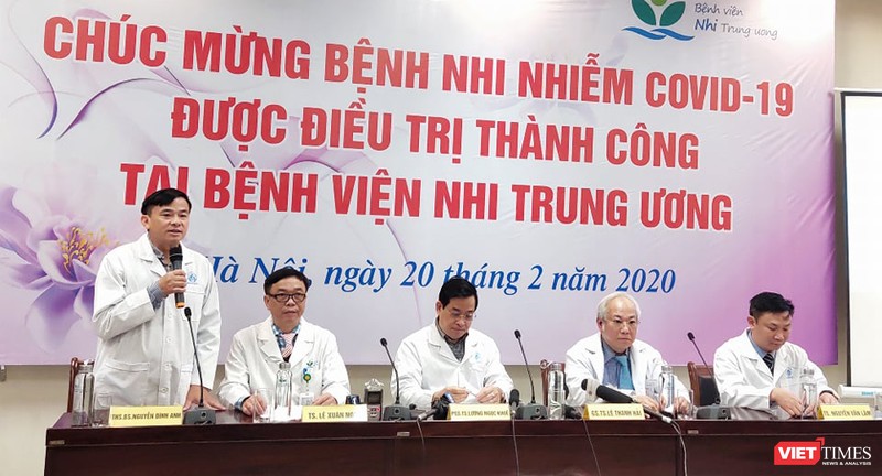 Họp báo điều trị thnahf công cho bệnh nhi 3 tháng tuổi mắc COVID-19. Ảnh: Minh Thúy 