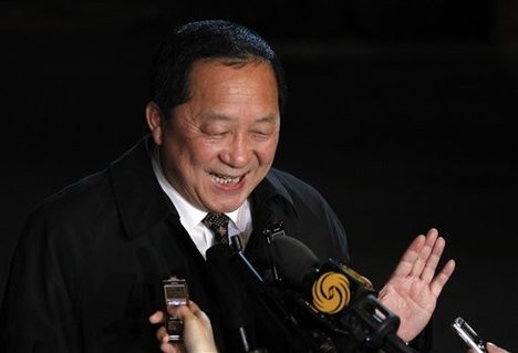 Ông Ri Yong Ho.