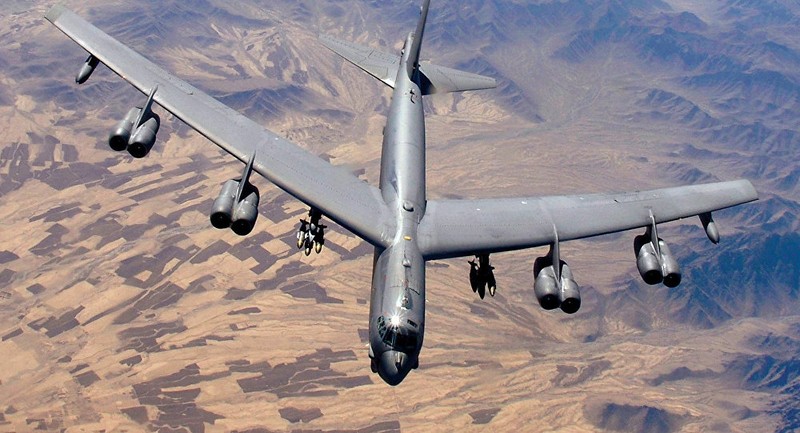 Máy bay ném bom B-52 của Mỹ tham gia tập trận của NATO ở châu Âu