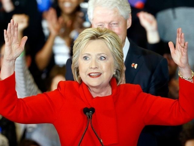 Bà Hillary Clinton tuyên bố sẽ trở lại cuộc đua trong vài ngày tới.