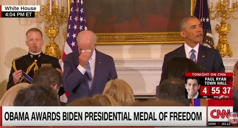 Phó tổng thống Joe Biden bật khóc