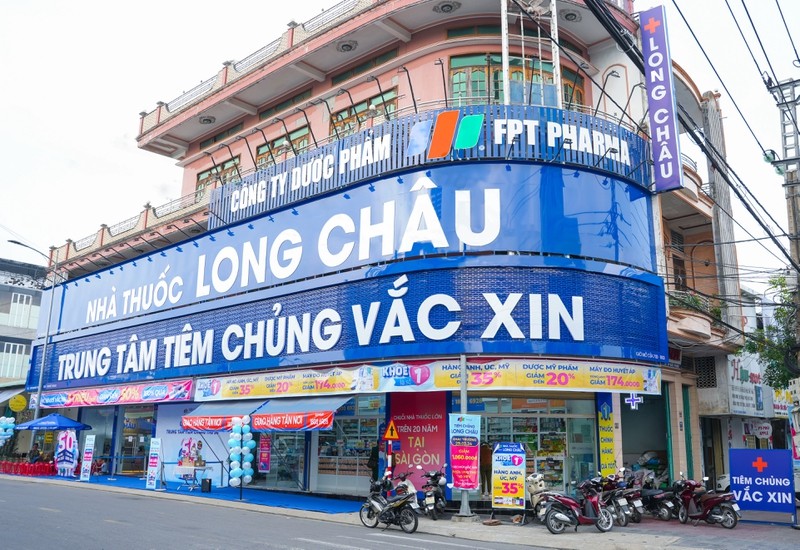 2 người phải cấp cứu sau khi tiêm vaccine tại Trung tâm tiêm chủng Long Châu