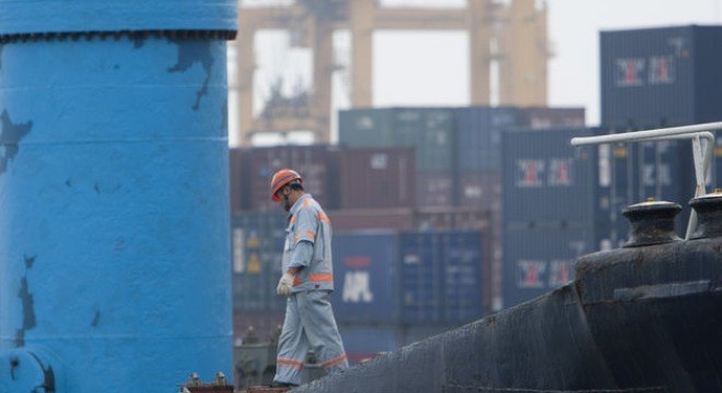 Xuất nhập khẩu ảm đạm, Trung Quốc lo tăng trưởng hụt hơi