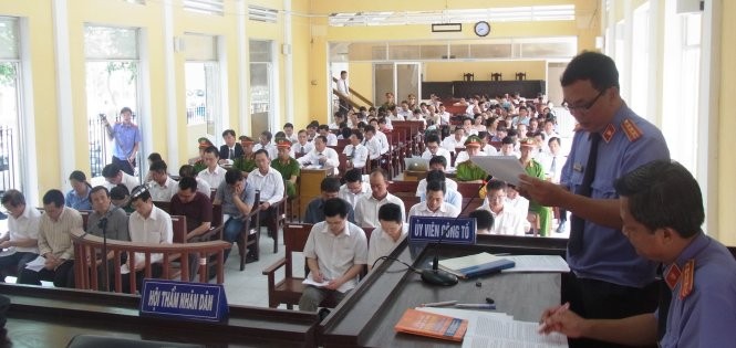 Đại diện Viện kiểm sát đọc bản luận tội các bị cáo tại phiên xét xử sáng nay 