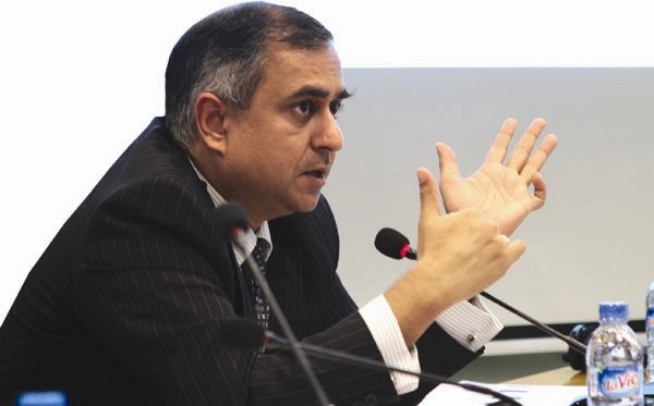 Ông Sandeep Mahajan.