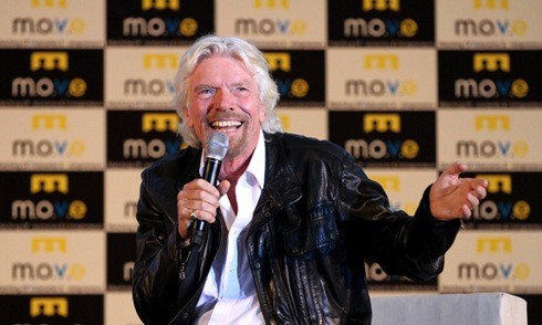 Tỷ phú Richard Branson nhảy múa chào 4.000 khán giả Việt Nam