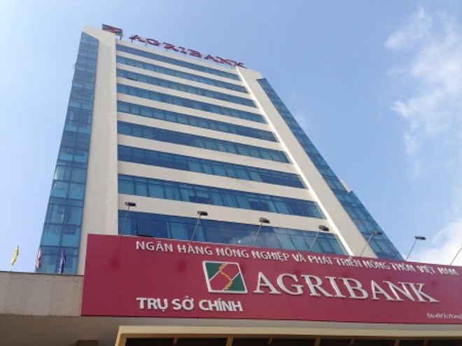 Chuyện khó tin nhưng có thật: AgriBank thu phí cả người rút tiền... tiết kiệm