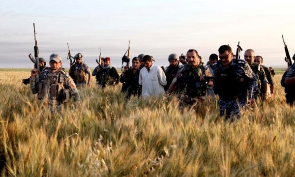 Quân Kurd bắt tù binh IS
