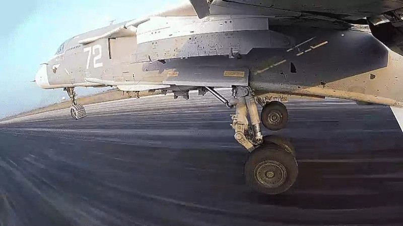 Clip một phi vụ không kích của máy bay siêu thanh Su-24 tại Syria