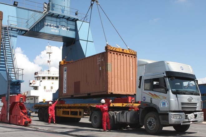 35.000 tấn lốp cũ tồn ở cảng biển sẽ được bán cho các công ty