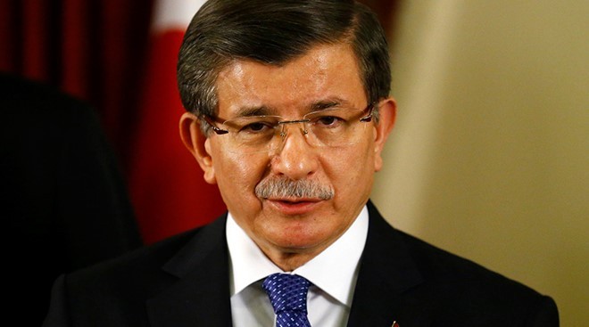 Ông Ahmet Davutoglu cáo buộc Nga muốn gây nên một cuộc khủng hoảng di cư ở Thổ Nhĩ Kỳ và châu Âu. Ảnh: Reuters