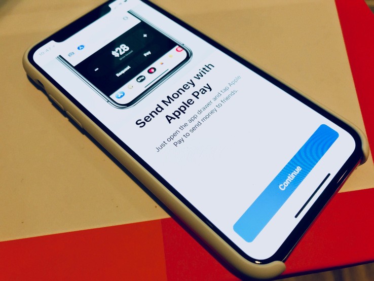 Để sử dụng Apple Pay Cash, người dùng phải cập nhật phiên bản iOS 11.2. Nguồn: Mashable