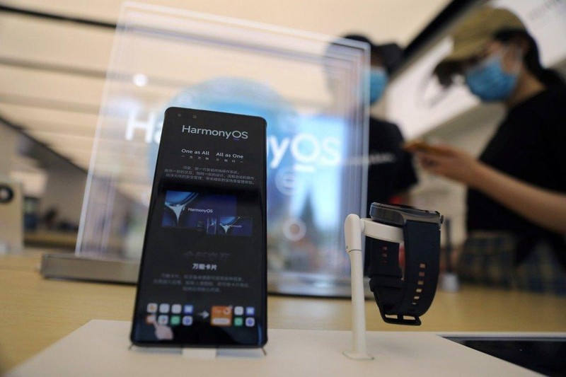 Huawei dự kiến sẽ có 300 triệu thiết bị chạy nền tảng di động HarmonyOS 2 trong năm nay (Ảnh: SCMP)