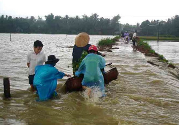 Do ảnh hưởng của không khí lạnh tăng cường xuống phía Nam nên các tỉnh miền Trung có thể xảy ra lũ quét, nước trên sông các tỉnh Bắc Trung Bộ có khả năng lên trở lại.