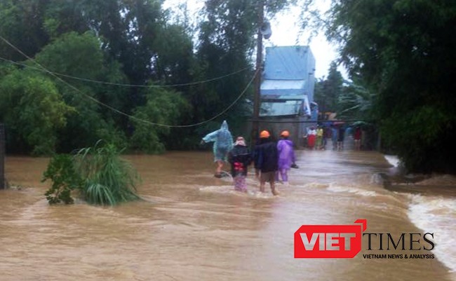 Mưa lũ, miền Trung, lũ, chết người, bị thương, nhà bị sập, ngập úng, sơ tán dân, VietTimes