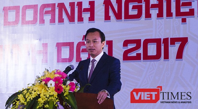 Ông Nguyễn Xuân Anh, Bí thư Thành ủy Đà Nẵng phát biểu tại Lễ tôn vinh những doanh nghiệp tiêu biểu, xuất sắc nhân kỷ niệm 20 Đà Nẵng trực thuộc Trung ương vừa diễn ra chiều 10/2.