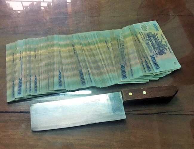 Đà Nẵng, ngáo đá, tâm thần, dùng dao, cướp ngân hàng, VietTimes