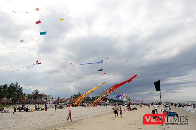 Ảnh: Ngắm những cánh diều tại Festival Diều quốc tế Quảng Nam năm 2017 ảnh 1