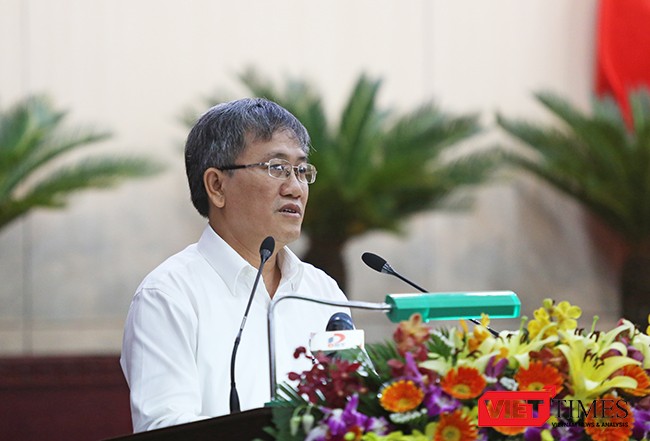 Theo ông Nguyễn Quang Thanh, Giám đốc Sở TT-TT TP Đà Nẵng, hiện hiện trên địa bàn thành phố hiện có hơn 109 cơ quan báo chí với hơn 800 người làm báo, trong đó khoảng 400 nhà báo được cấp thẻ. “Tính về mật độ phóng viên trên 1km2 thì Đà Nẵng đứng nhất cả nước. Nếu không kể huyện đảo Hoàng Sa thì Đà Nẵng có 0,85 người làm báo/1km2