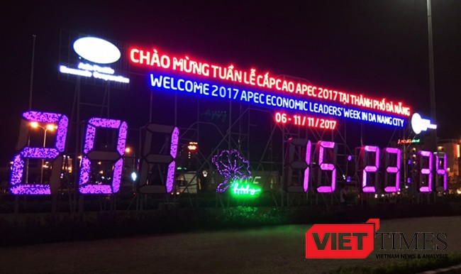 TP Đà Nẵng vừa quyết định phê duyệt Đề án kinh phí gần 40 tỷ đồng để thí điểm thay thế hệ thống chiếu sáng công cộng trên địa bàn bằng đèn LED để phục vụ APEC. Ảnh: Xuân Mai.