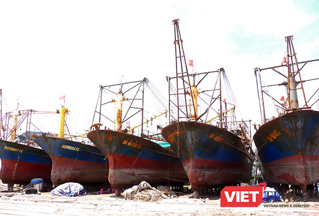 Tình trạng tàu cá vỏ thép bị hư hỏng dù mới đưa vào hoạt động đã đánh động trách nhiệm của các cơ quan chức năng đối với chính sách hỗ trợ ngư dân vươn khơi bám biến