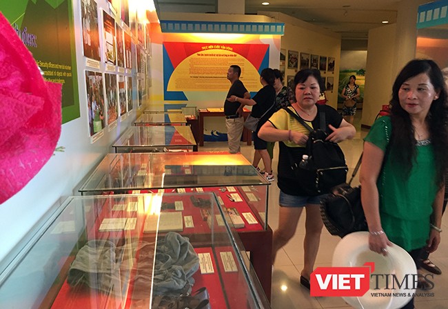 Triển lãm thu hút sự quan tâm của du khách đến Bảo tàng