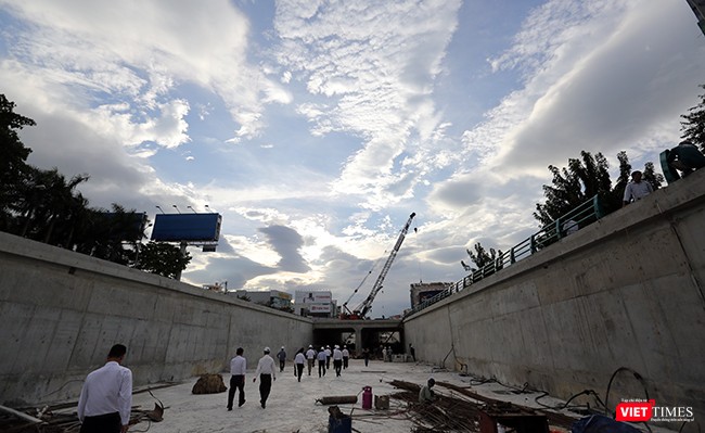 Theo Ban quản lý dự án, công trình đã hoàn thành được 80% khối lượng, nhưng vẫn còn một số hạng mục mới đạt 60% khối lượng