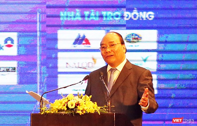 Sáng 15/10, phát biểu tại Diễn đàn đầu tư Đà Nẵng 2017, Thủ tướng Nguyễn Xuân Phúc đã có bài phát biểu chia sẻ cũng như định hướng phát triển Đà Nẵng trong tương lai, trong đó muong muốn Đà Nẵng phát triển mang dấu ấn riêng, khác biệt