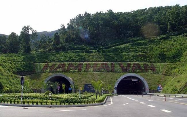 Hầm đường bộ Hải Vân được giao cho Công ty CPĐT Đèo Cả vận hành hầm 1 và đầu tư, mở rộng hầm 2 để khai thác