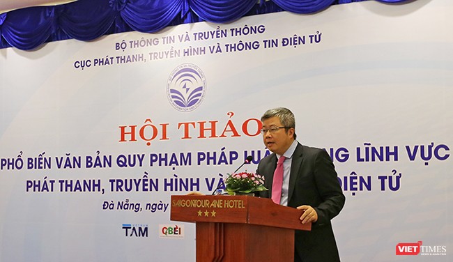 ông Nguyễn Thanh Lâm, Cục Trưởng Cục Phát thanh truyền hình-Thông tin điện tử (Bộ TT&TT) phát biểu tại Hội thảo Phổ biến văn bản pháp luật trong lĩnh vực phát thanh, truyền hình và thông tin điện tử được tổ chức tại Đà Nẵng sáng 26/10. Ảnh; Hồ Xuân Mai.