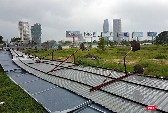 Bão số 12 không đổ bộ, Đà Nẵng vẫn thiệt hại nặng ảnh 6 Bão số 12 không đổ bộ, Đà Nẵng vẫn thiệt hại nặng ảnh 6