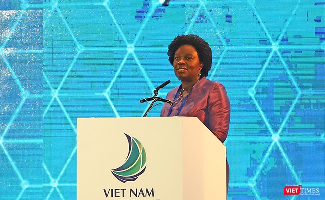 bà Victoria Kwakwa, Phó Chủ tịch Ngân hàng Thế giới khu vực Đông Á và Thái Bình Dương đánh giá cao những cải thiện gần đây của Việt Nam về môi trường đầu tư kinh doanh và trên nhiều lĩnh vực khác