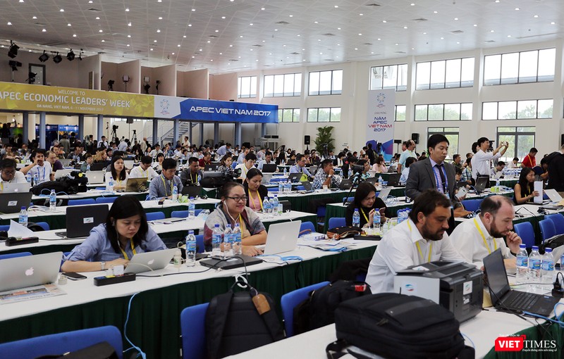 Từ rất sớm, Hội trường họp báo của Trung tâm báo chí quốc tế đã tập trung rất nhiều phóng viên báo chí đến đưa tin về sự kiện.