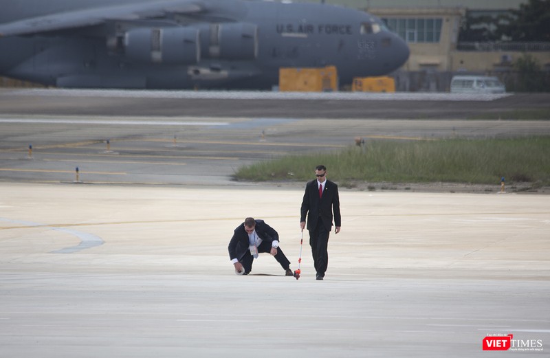 Chuyên cơ Tổng thống Mỹ hạ cánh xuống Đà Nẵng có gì khác biệt? ảnh 5