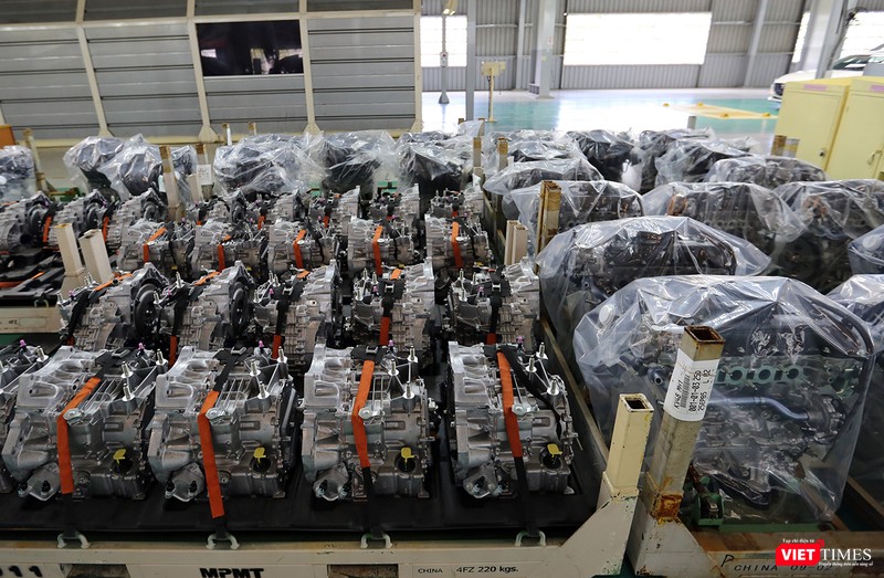 Xe được trang bị ba phiên bản lựa chọn: Mazda CX-5 2.0L 2WD, Mazda CX-5 2.5L 2WD và Mazda CX-5 2.5L AWD