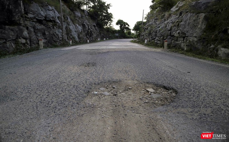 Cận cảnh những “siêu xe Bô xít” đang băm nát QL 27B  ảnh 19 Cận cảnh những “siêu xe Bô xít” đang băm nát QL 27B  ảnh 19