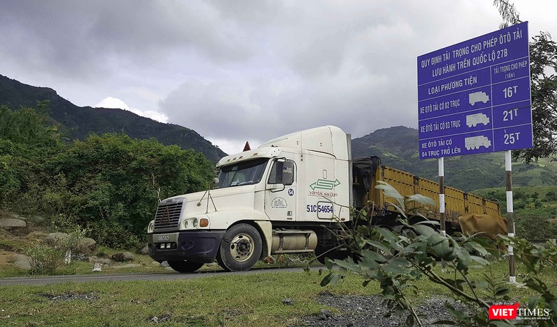 Cận cảnh những “siêu xe Bô xít” đang băm nát QL 27B  ảnh 7 Cận cảnh những “siêu xe Bô xít” đang băm nát QL 27B  ảnh 7