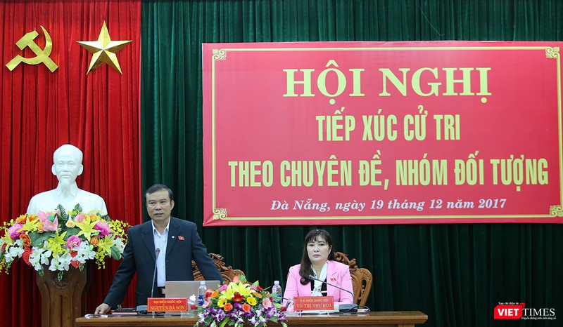 Ông Nguyễn Bá Sơn phát biểu tiếp thu ý kiến của cử tri