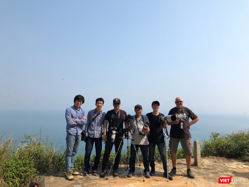 Phóng viên và người dân 