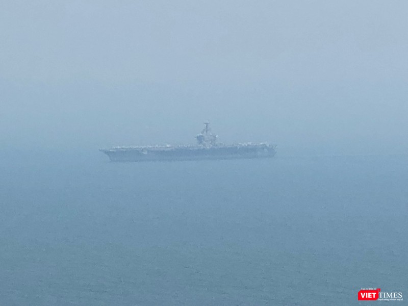 Những hình ảnh đầu tiên của tàu sân bay Mỹ Carl Vinson tại Đà Nẵng ảnh 6