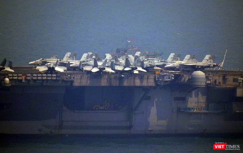 Hình ảnh đầu tiên về đội tàu sân bay Mỹ trên Vịnh Đà Nẵng