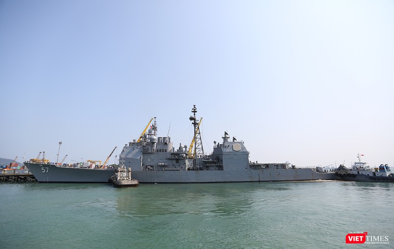 Toàn cảnh chuyến thăm lịch sử của đội tàu sân bay USS Carl Vinson ở Đà Nẵng ảnh 14 Toàn cảnh chuyến thăm lịch sử của đội tàu sân bay USS Carl Vinson ở Đà Nẵng ảnh 14