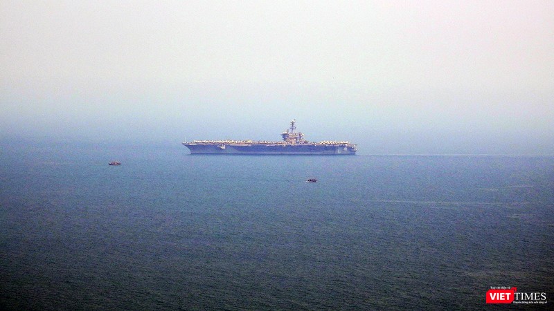 Toàn cảnh chuyến thăm lịch sử của đội tàu sân bay USS Carl Vinson ở Đà Nẵng ảnh 6 Toàn cảnh chuyến thăm lịch sử của đội tàu sân bay USS Carl Vinson ở Đà Nẵng ảnh 6