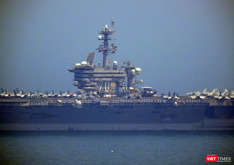 Toàn cảnh chuyến thăm lịch sử của đội tàu sân bay USS Carl Vinson ở Đà Nẵng ảnh 9 Toàn cảnh chuyến thăm lịch sử của đội tàu sân bay USS Carl Vinson ở Đà Nẵng ảnh 9