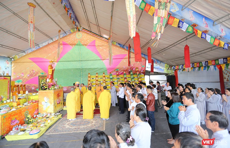 Tưởng niệm các liệt sỹ Gạc Ma: Mẹ lại khóc bên bài vị con ảnh 10 Tưởng niệm các liệt sỹ Gạc Ma: Mẹ lại khóc bên bài vị con ảnh 10