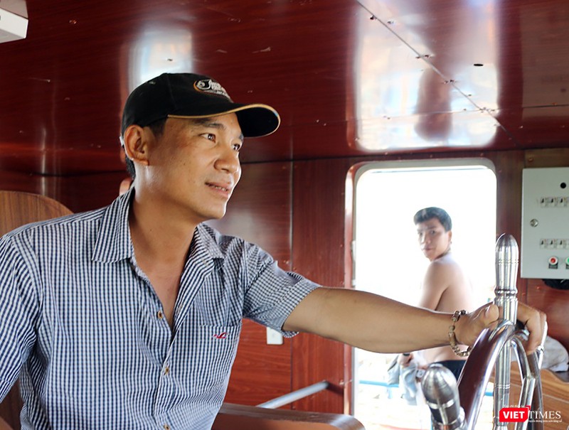 Ngư dân Nguyễn Sương chủ tàu cá vỏ sắt mang số hiệu ĐNa 90767 TS từng phấn khởi với chiếc tàu vỏ thép cũng đã phải lắc đầu ngán ngẩm khi nhắc đến con tàu này.