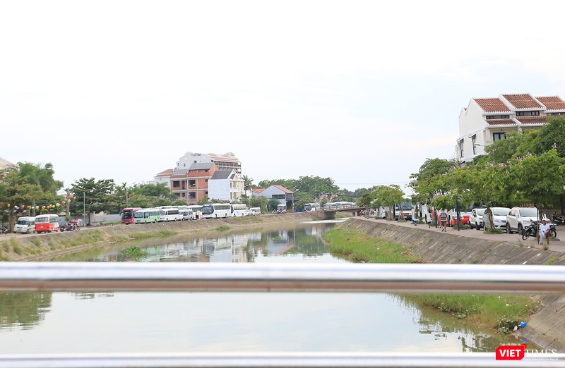 Hai bên sông Hoài, ken dày ô tô Hai bên sông Hoài, ken dày ô tô