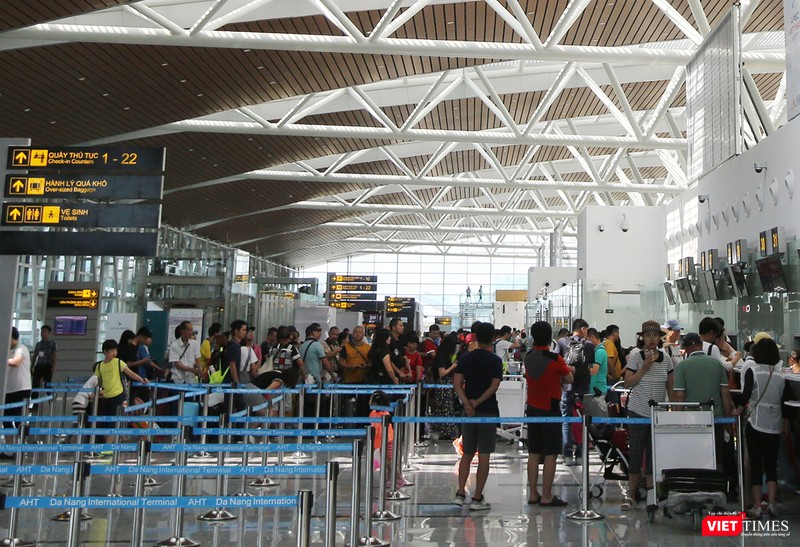 Sau khi đưa nhà ga mới hoạt động, lượng khách qua cảng hàng không Sân bay Đà Nẵng đã tăng lên hơn 3,7 triệu lượt. Chỉ tính riêng 5 tháng đầu năm 2018 đã lên đến hơn 2,2 triệu lượt.