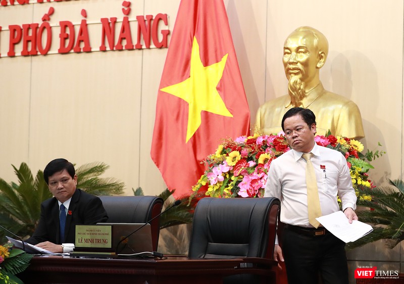 Giây phút đầu tiên của ông Lê Minh Trung tại cương vị Phó Chủ tịch HĐND TP Đà Nẵng khóa IX Giây phút đầu tiên của ông Lê Minh Trung tại cương vị Phó Chủ tịch HĐND TP Đà Nẵng khóa IX
