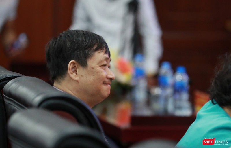 Và sau khi công bố kết quả bỏ phiếu Và sau khi công bố kết quả bỏ phiếu